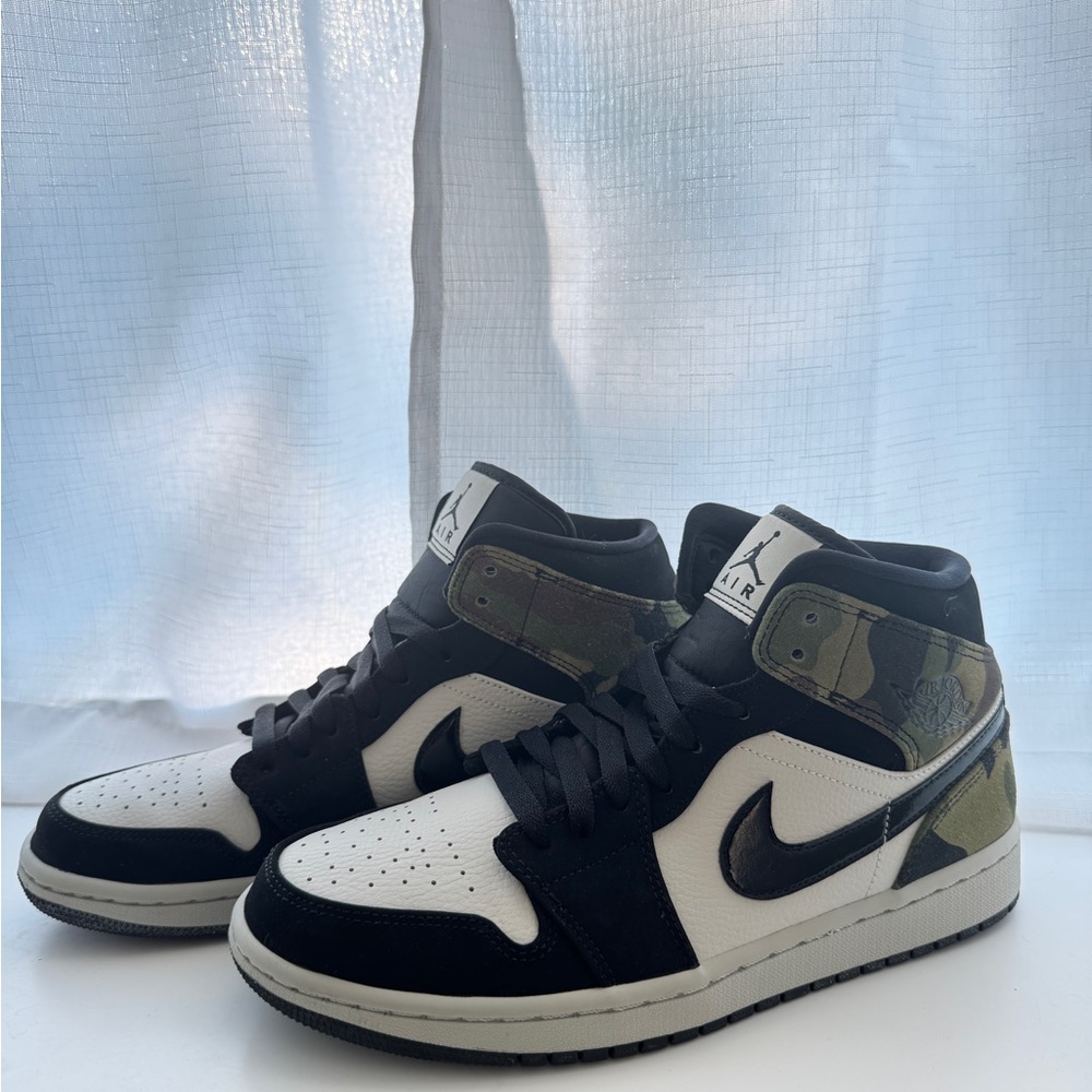 Air Jordan 1 MID SE Men's Sneakers